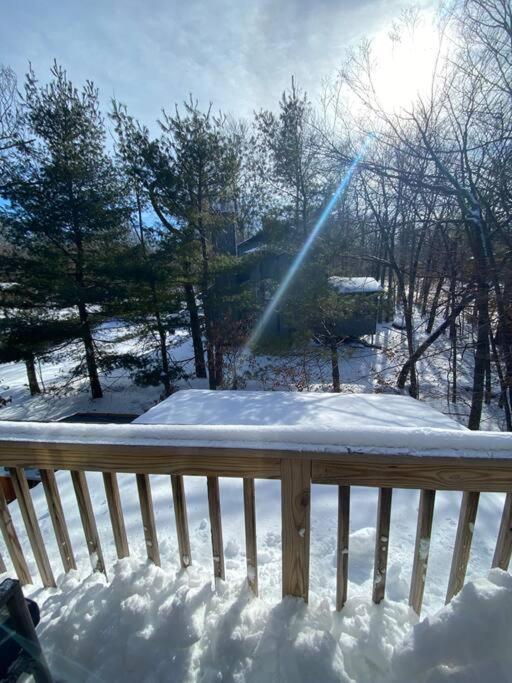 Ambiance - King Bed Cabin, Jetted-Tub & Fireplace Tobyhanna ภายนอก รูปภาพ