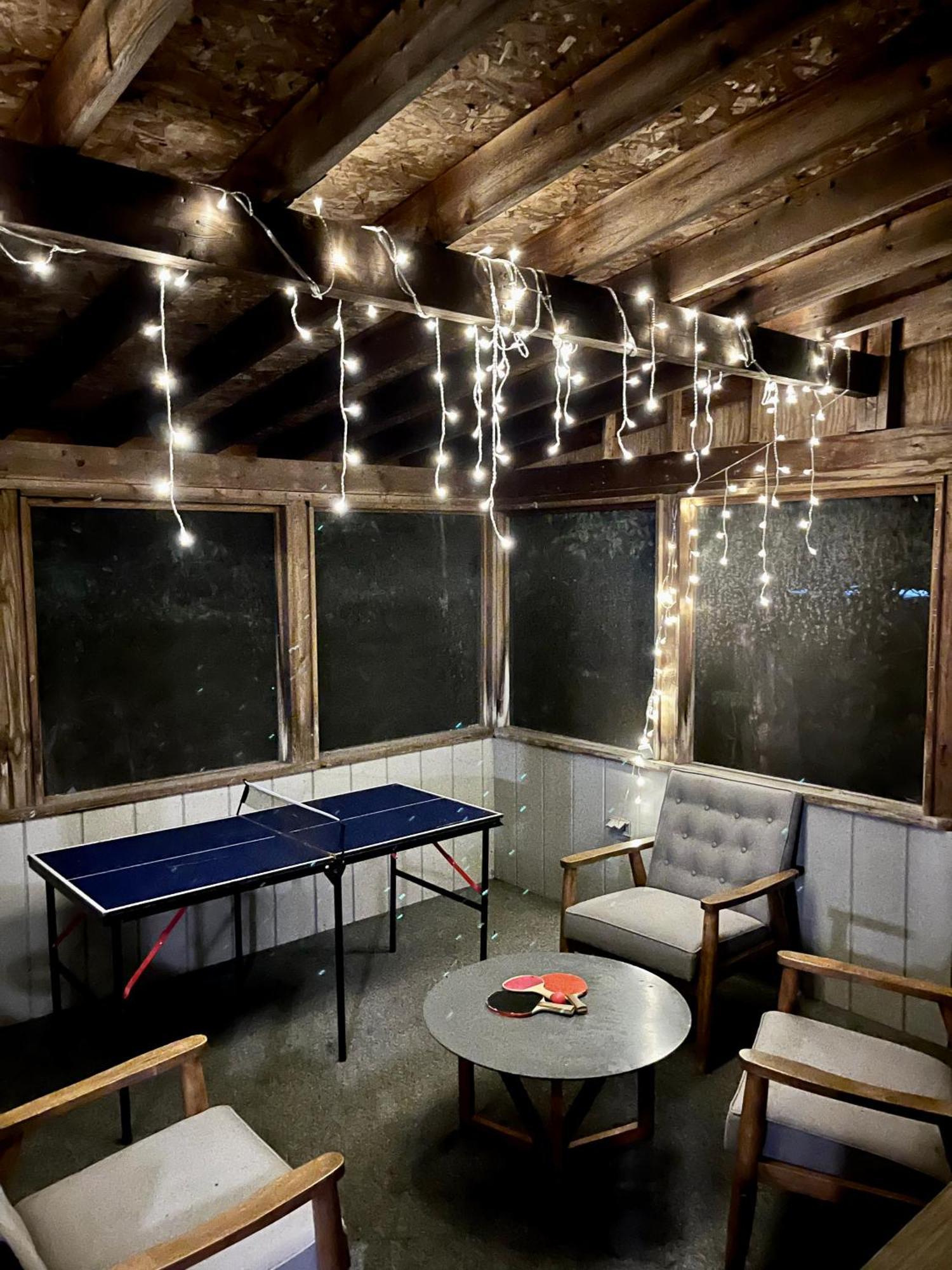 Ambiance - King Bed Cabin, Jetted-Tub & Fireplace Tobyhanna ภายนอก รูปภาพ