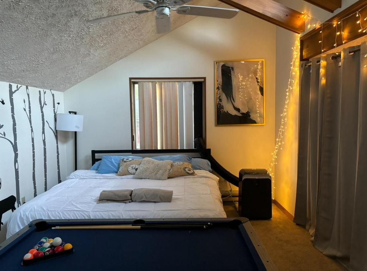 Ambiance - King Bed Cabin, Jetted-Tub & Fireplace Tobyhanna ภายนอก รูปภาพ