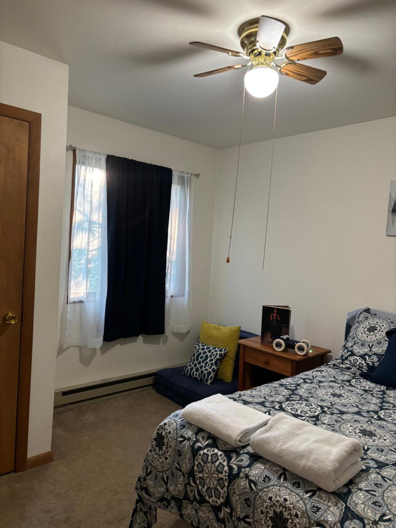 Ambiance - King Bed Cabin, Jetted-Tub & Fireplace Tobyhanna ภายนอก รูปภาพ