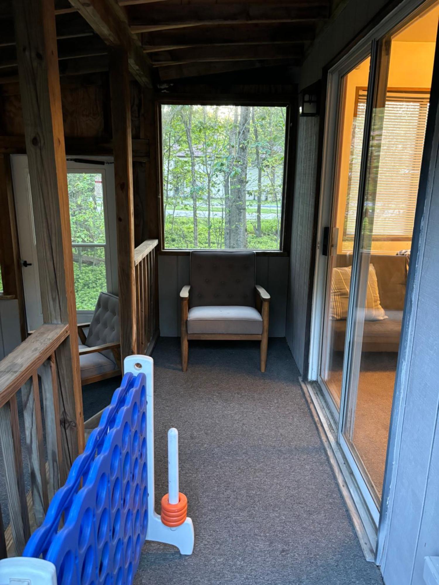 Ambiance - King Bed Cabin, Jetted-Tub & Fireplace Tobyhanna ภายนอก รูปภาพ