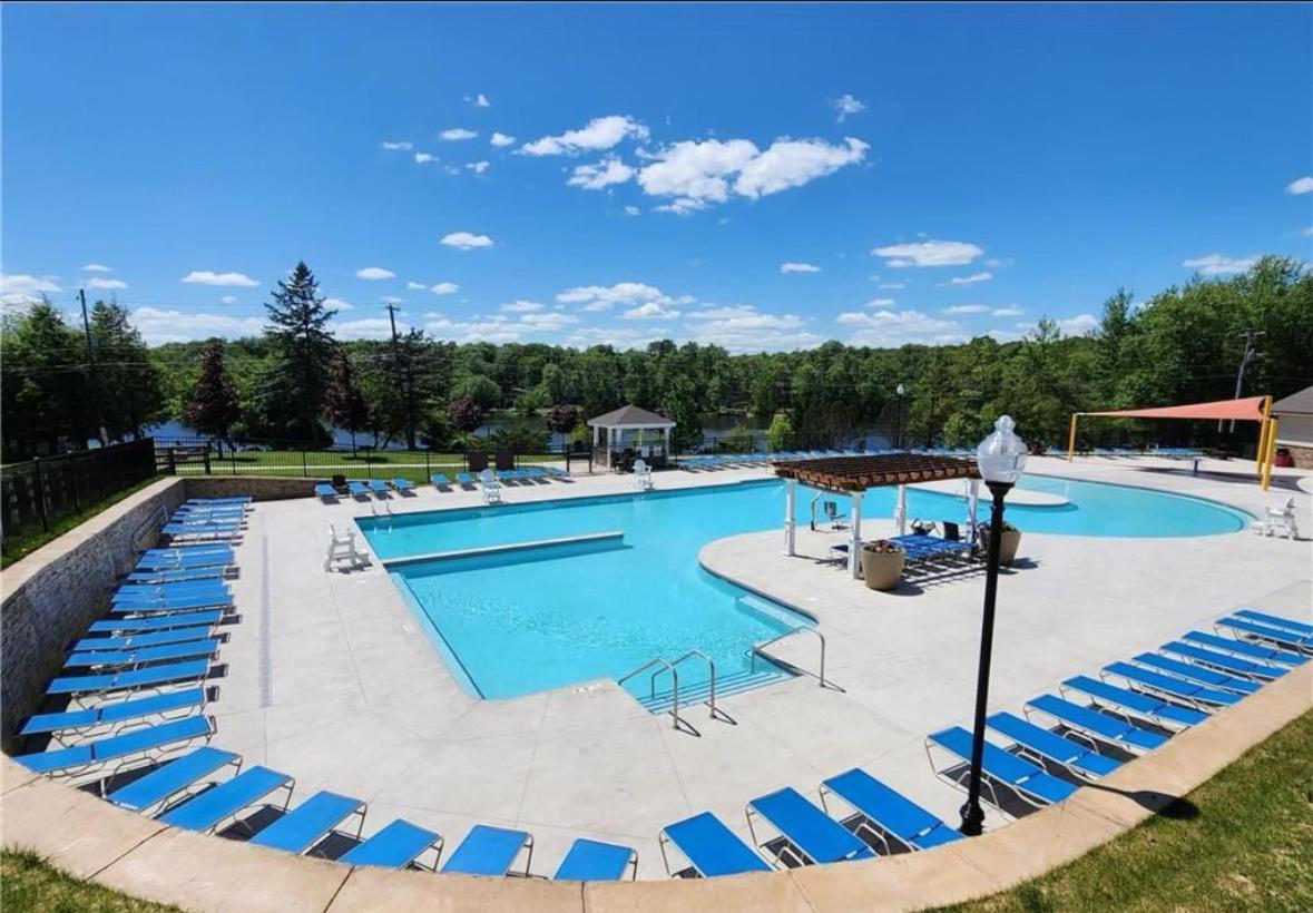 Ambiance - King Bed Cabin, Jetted-Tub & Fireplace Tobyhanna ภายนอก รูปภาพ
